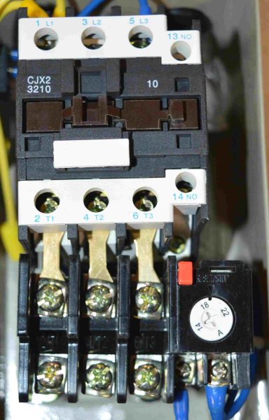 Motorschütz CJX2-3210 380V 32A/15KW mit Kunststoffkasten mit CE