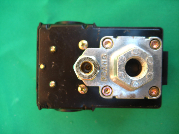 Pressure Switch 240V 15A